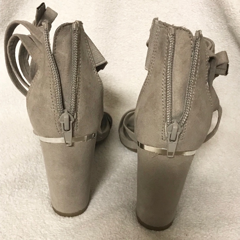 Shoes - Picture 3 of 6